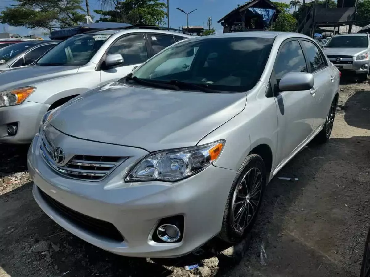 Toyota Corolla   - 2013