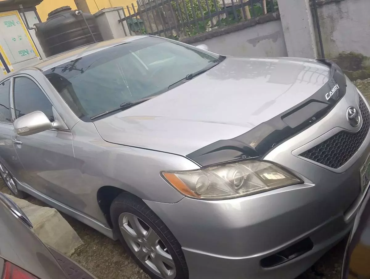 Toyota Camry   - 2005