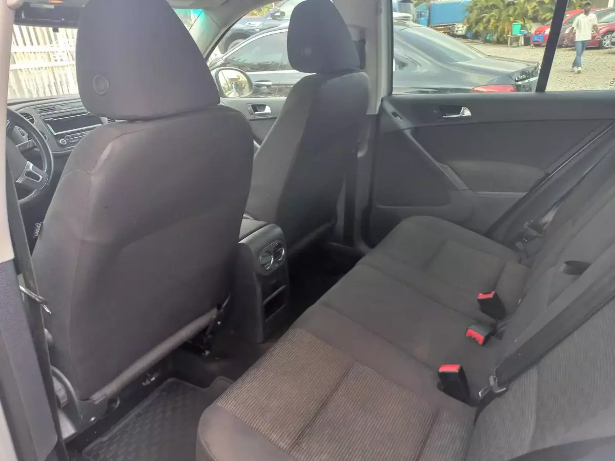 Volkswagen Tiguan - 2013