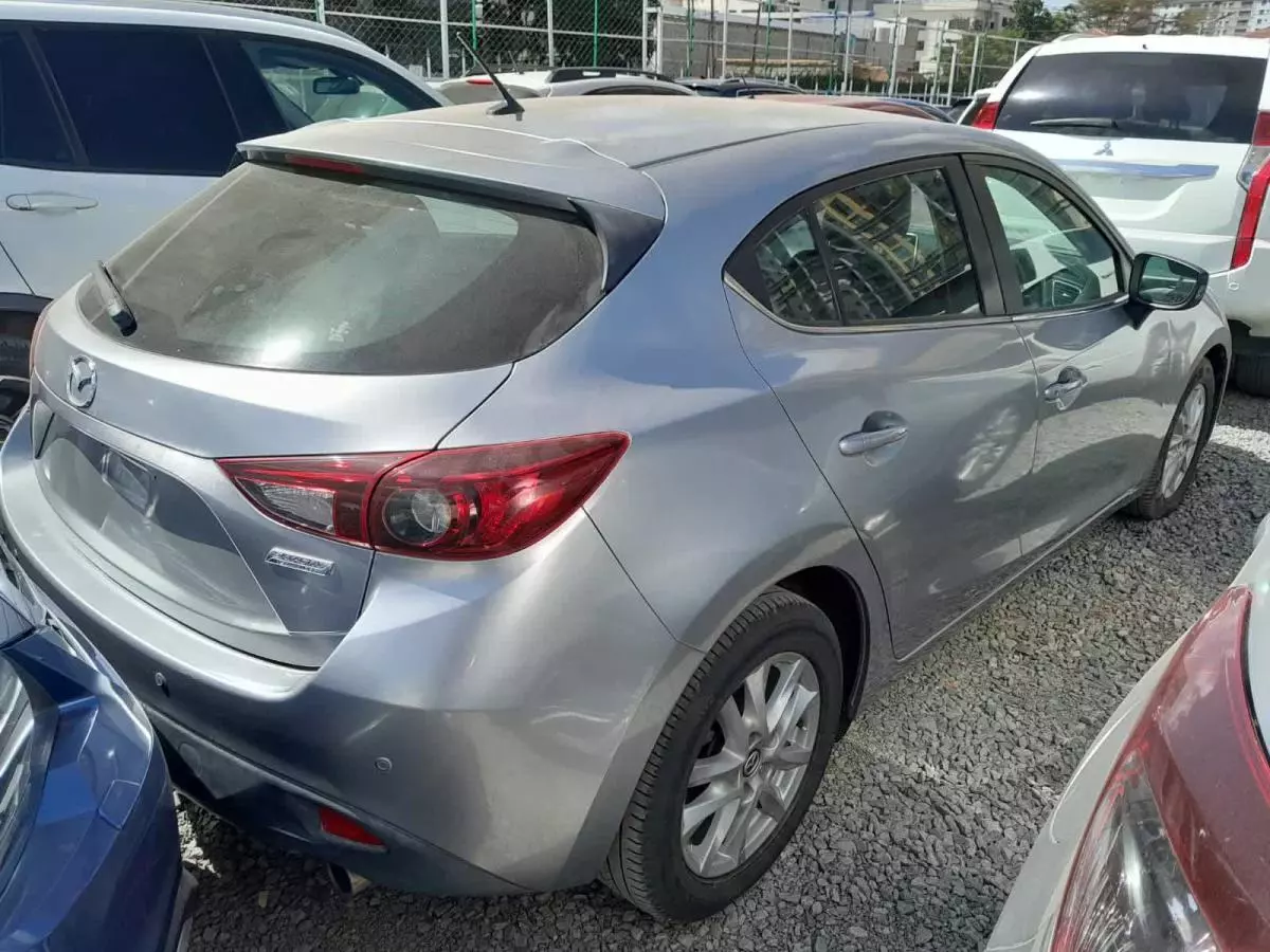 Mazda 3 - 2015