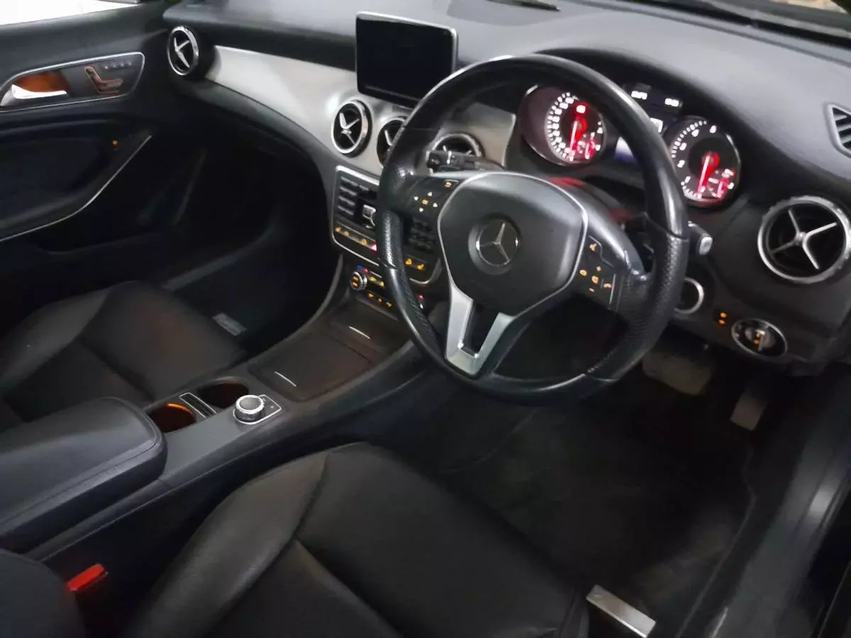 Mercedes-Benz GLA 250 - 2015