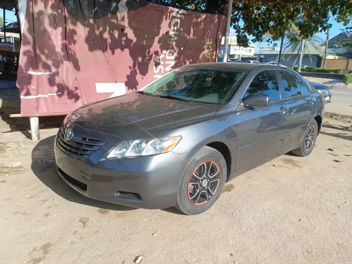 Toyota Camry   - 2007