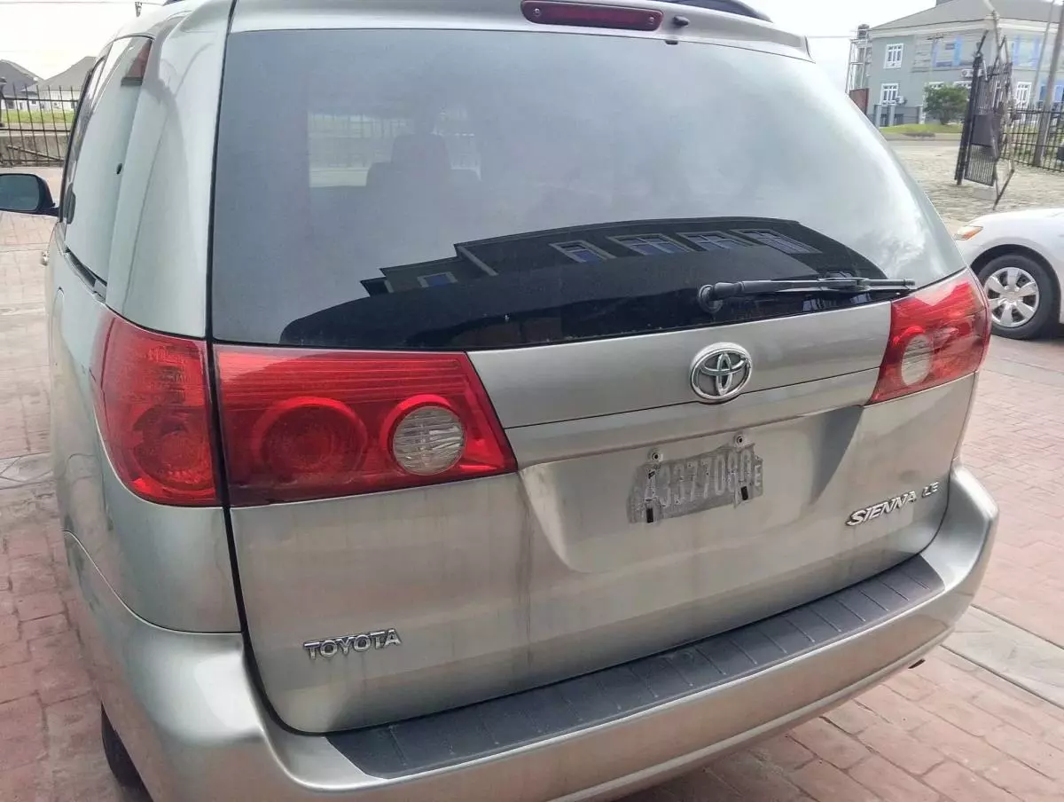 Toyota Sienna   - 2008