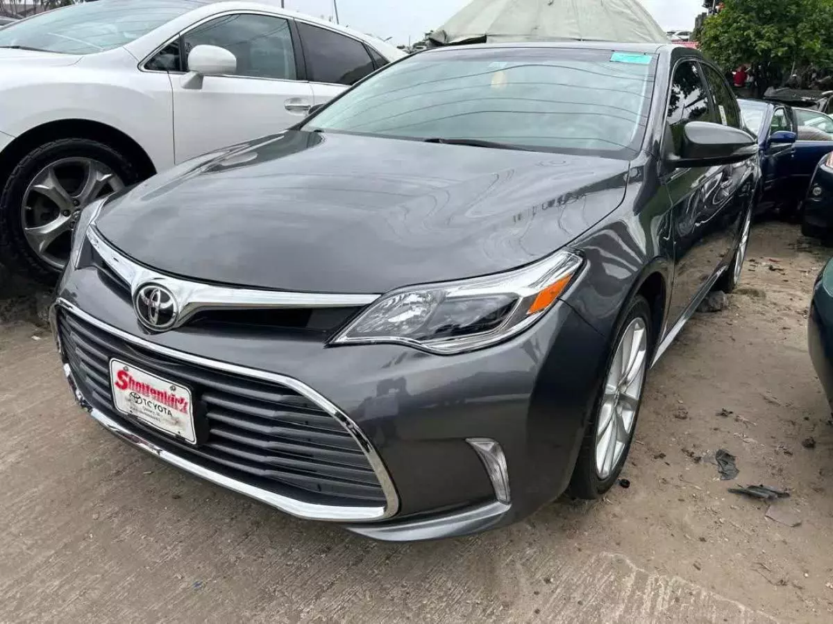 Toyota Avalon   - 2013