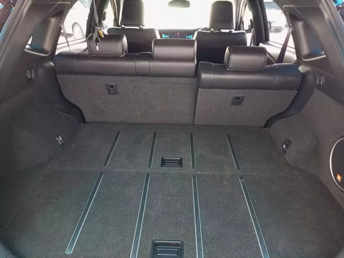 Toyota Harrier hybrid  - 2016