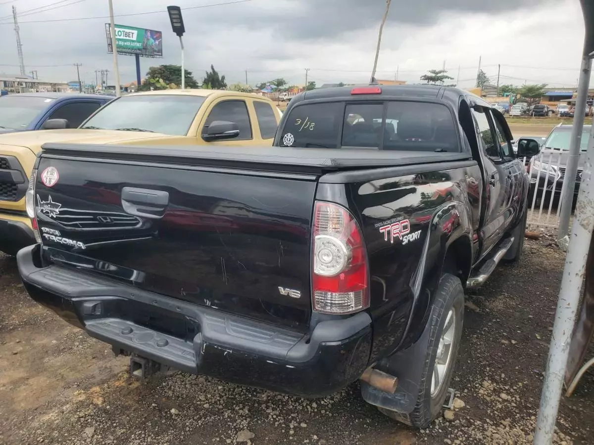 Toyota Tacoma   - 2013