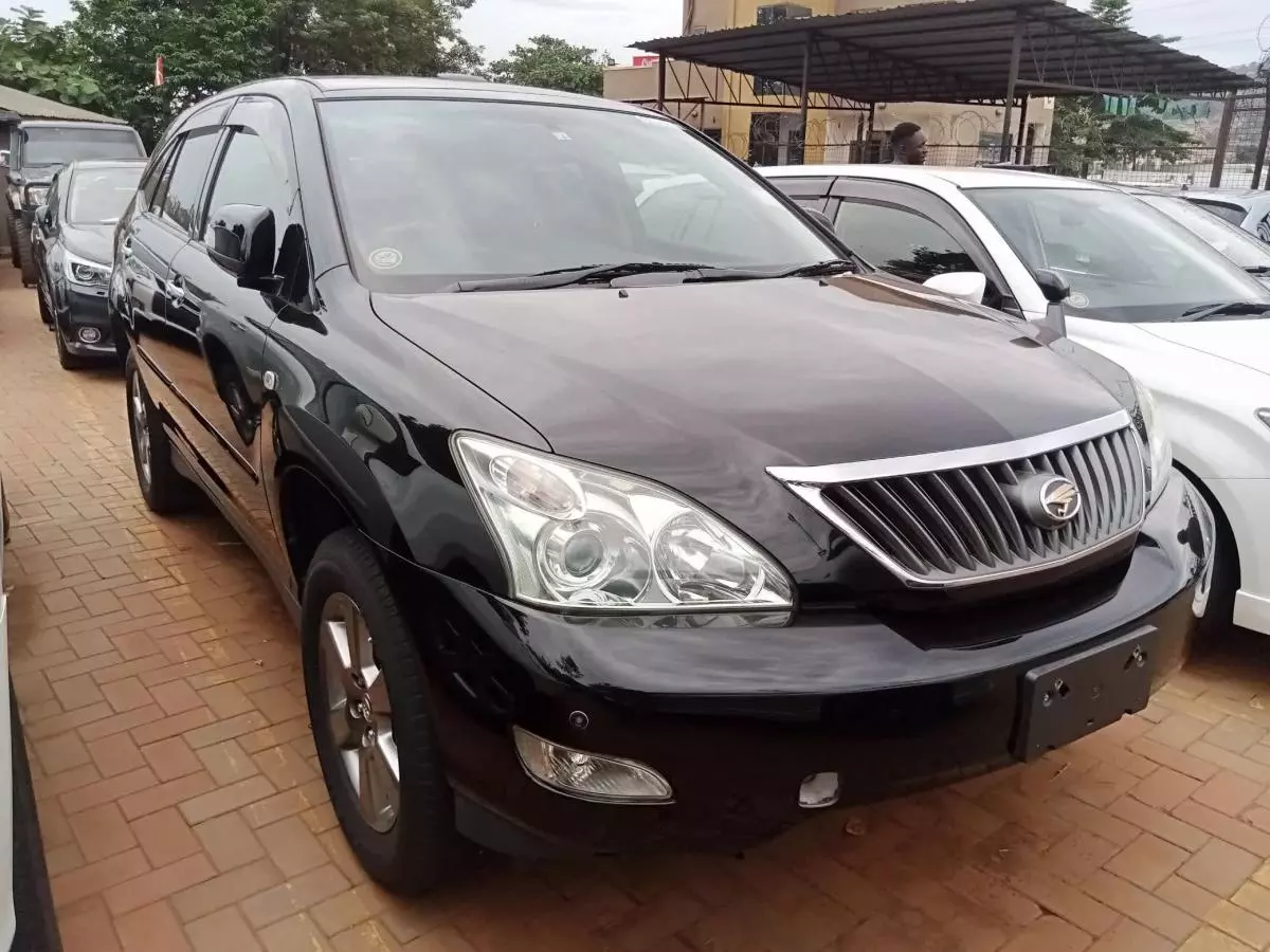 Toyota Harrier   - 2011