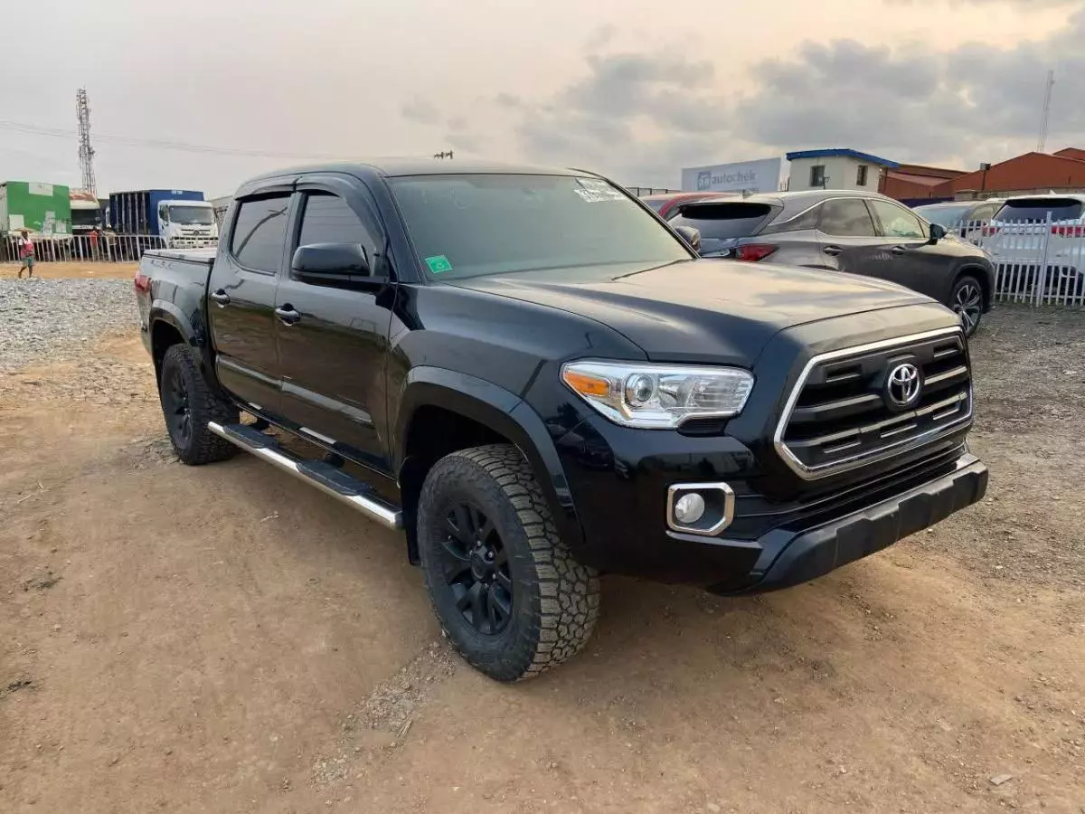 Toyota Tacoma   - 2016