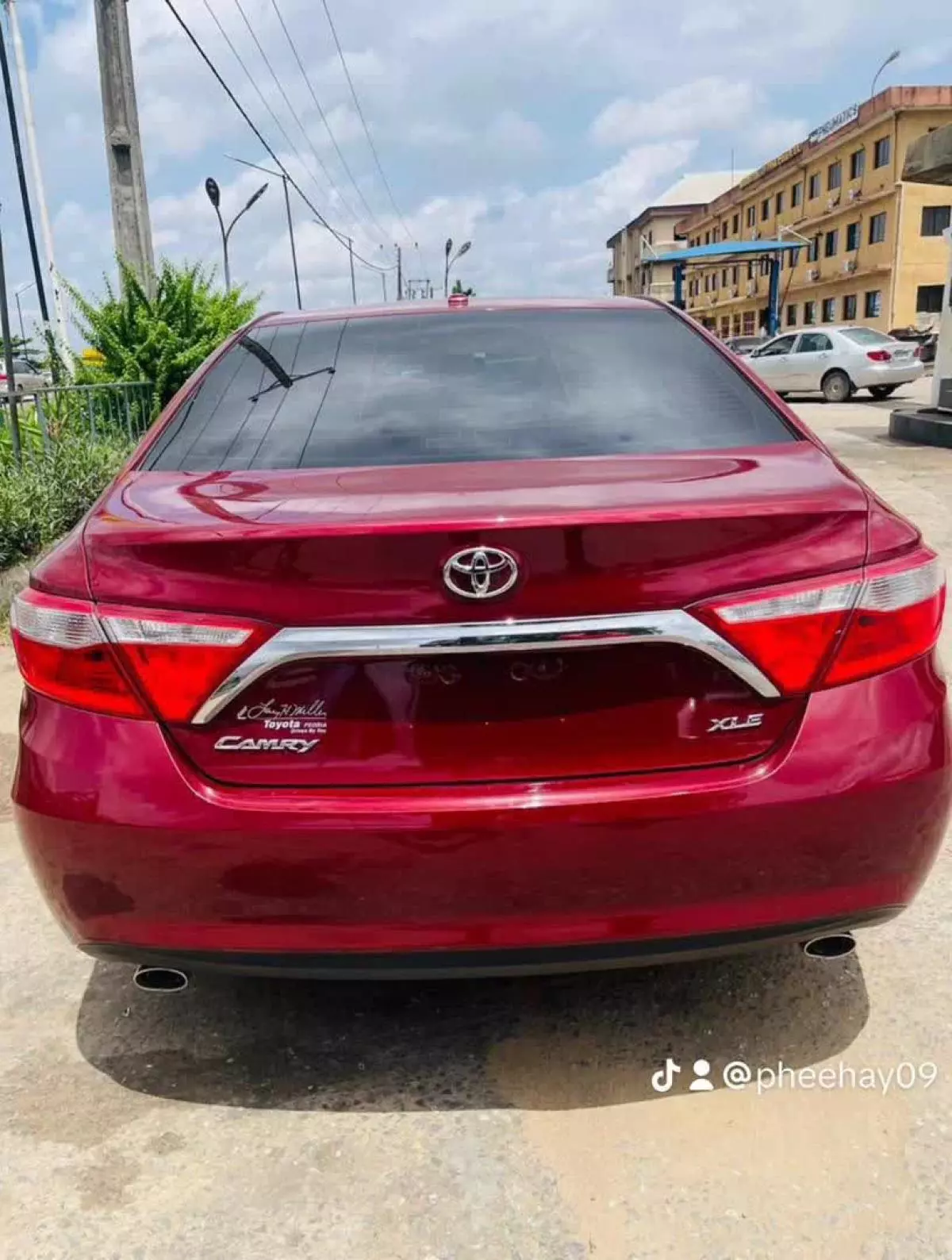 Toyota Camry   - 2016