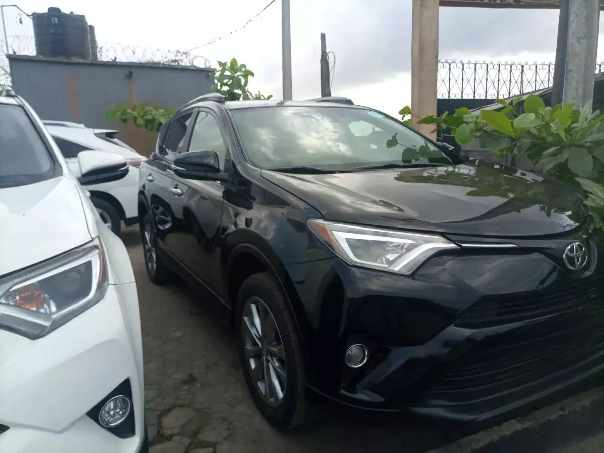 Toyota RAV 4 - 2017