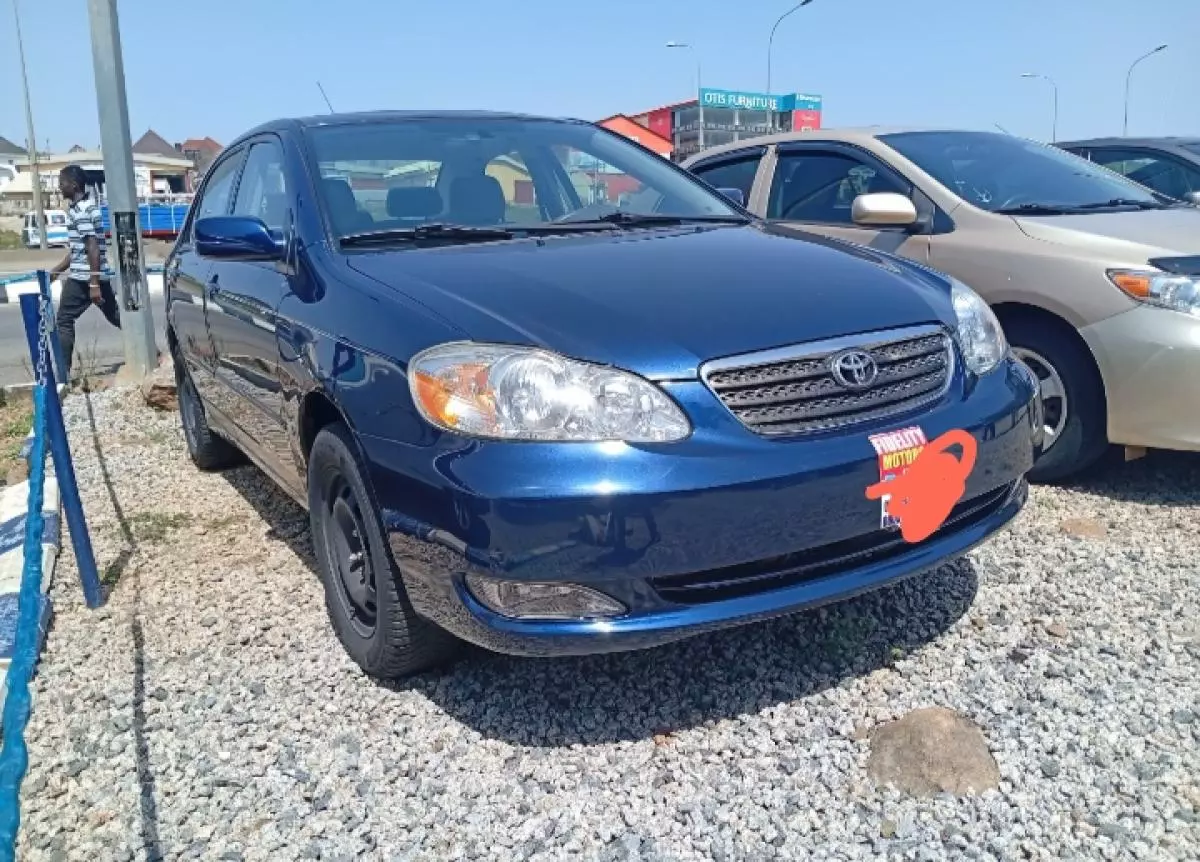 Toyota Corolla   - 2005