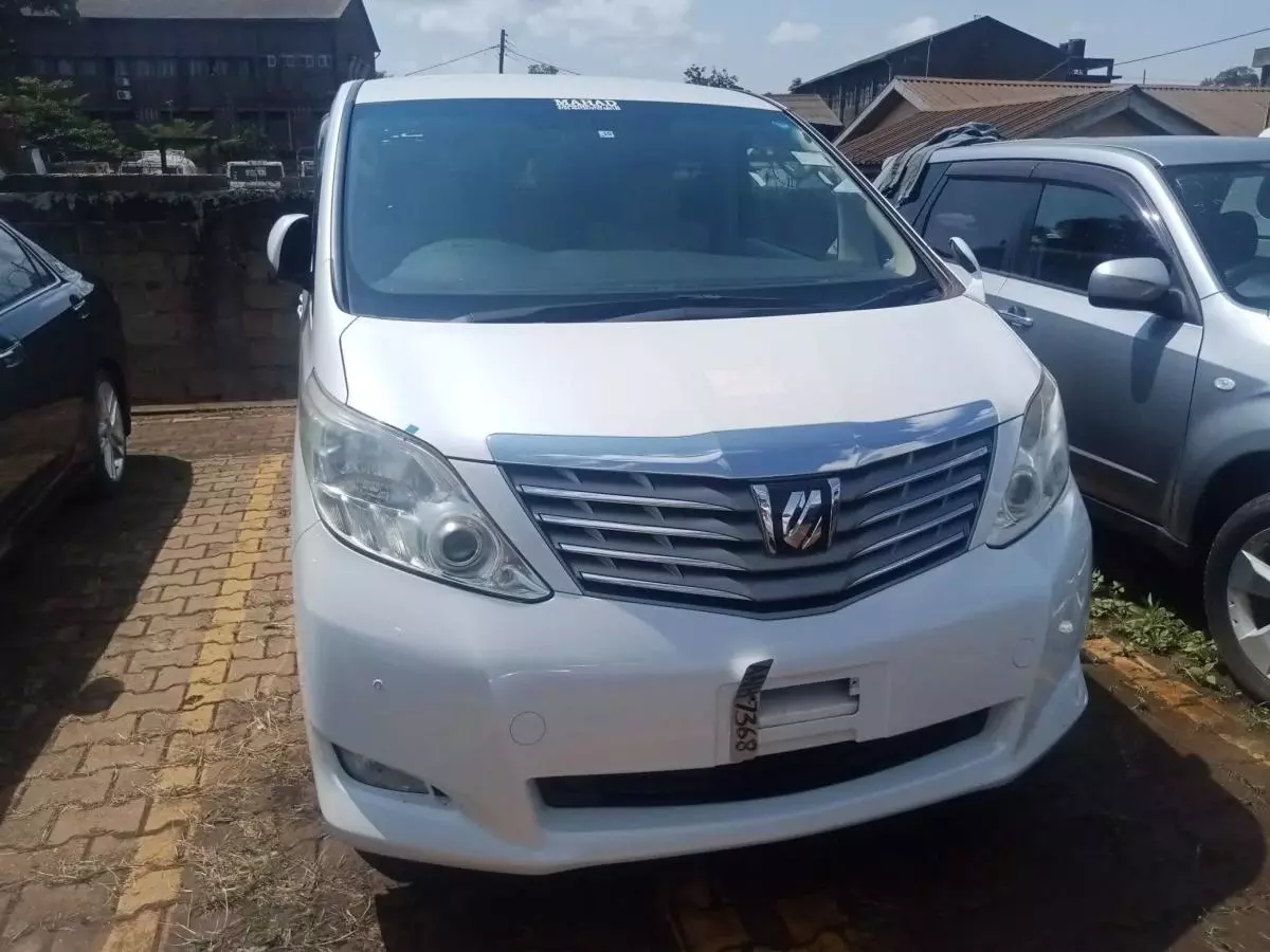 Toyota Alphard   - 2011