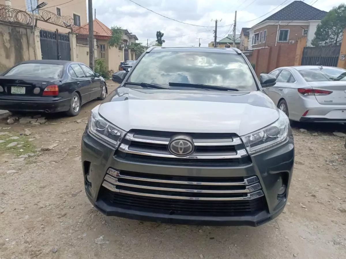 Toyota Highlander   - 2014