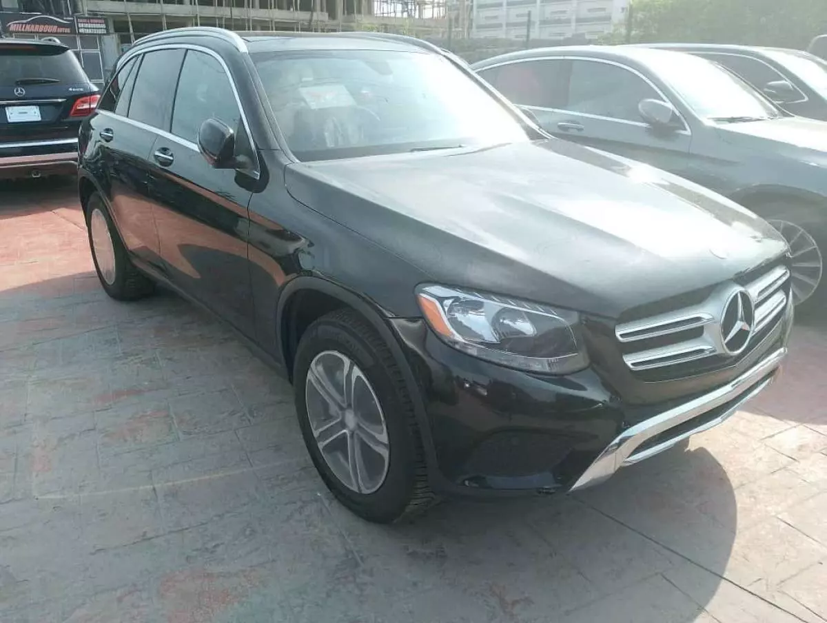 Mercedes-Benz GLC 300   - 2017