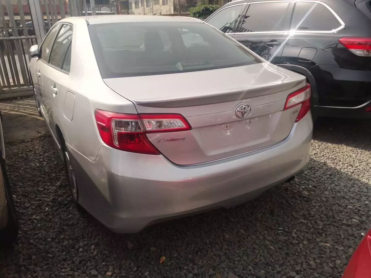 Toyota Camry   - 2013