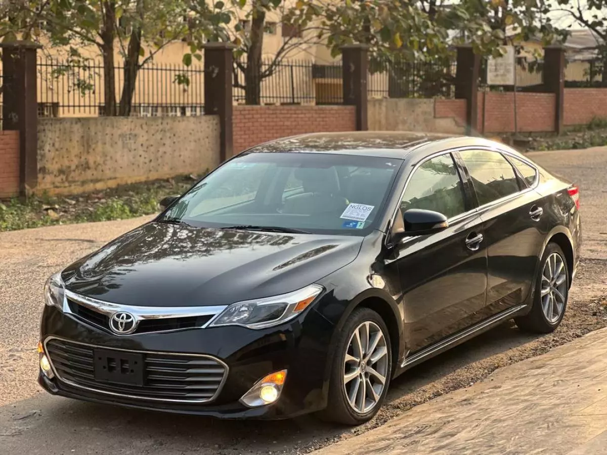 Toyota Avalon   - 2014