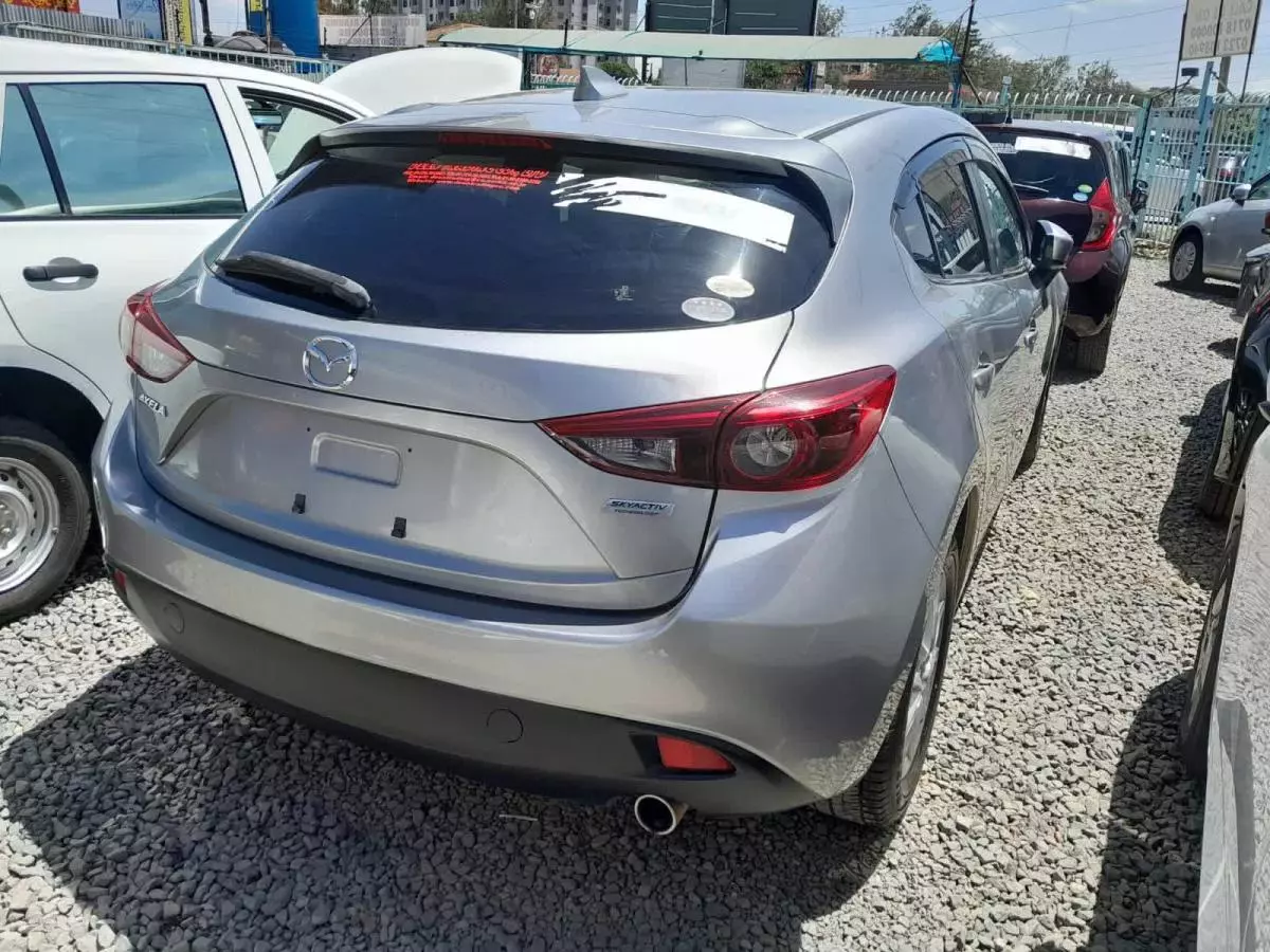 Mazda Axela  - 2015