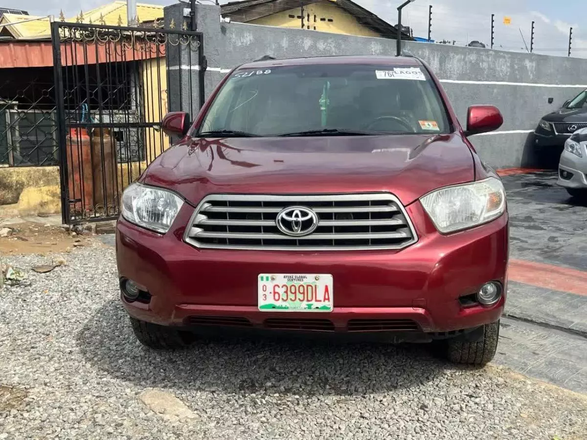 Toyota Highlander   - 2010