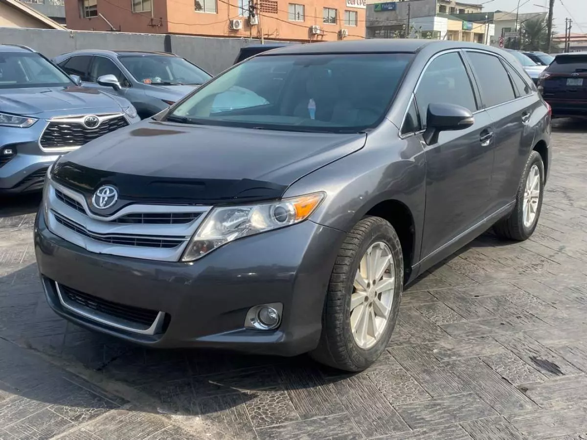 Toyota Venza   - 2011