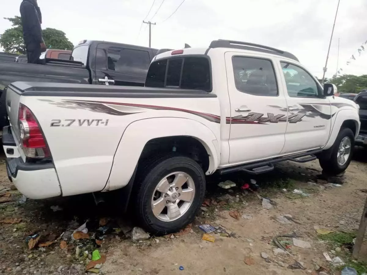 Toyota Tacoma   - 2015