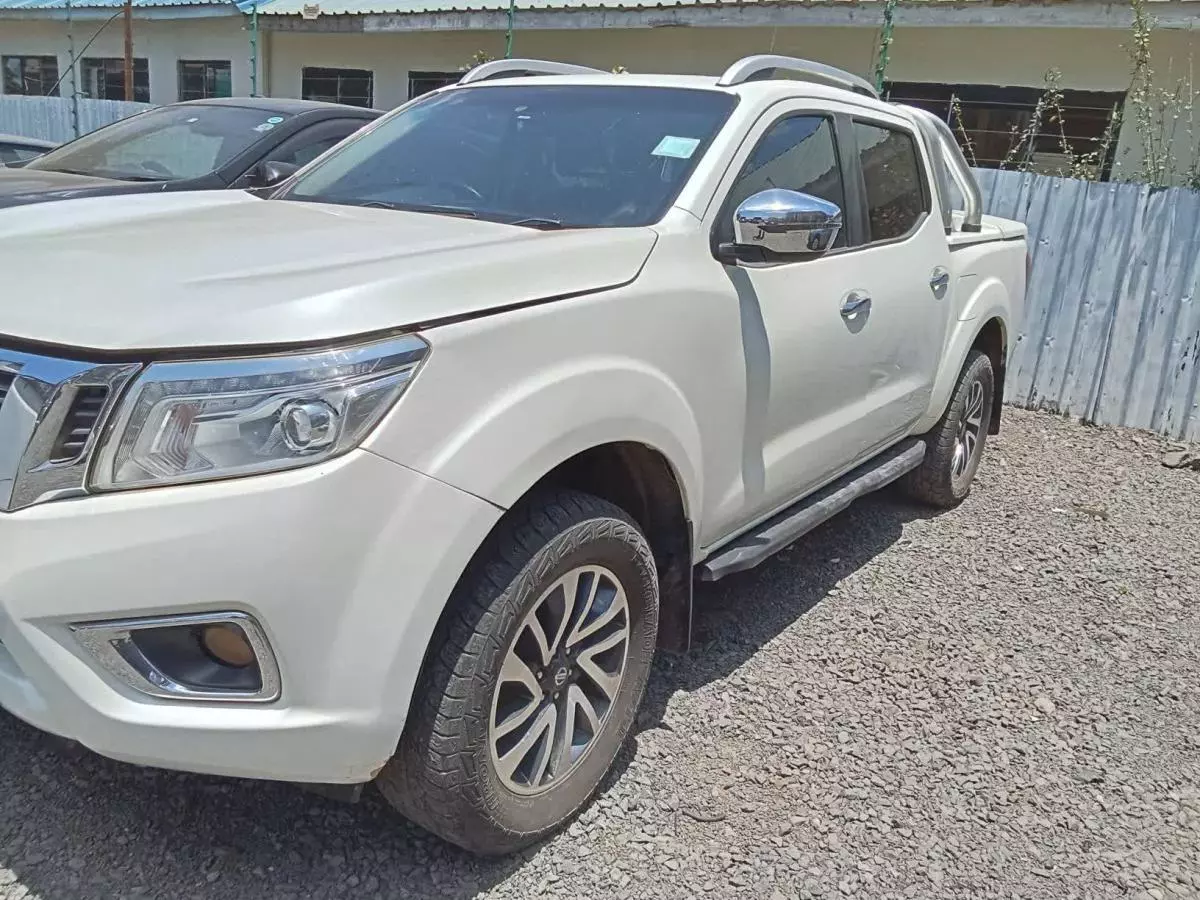 Nissan Navara   - 2017