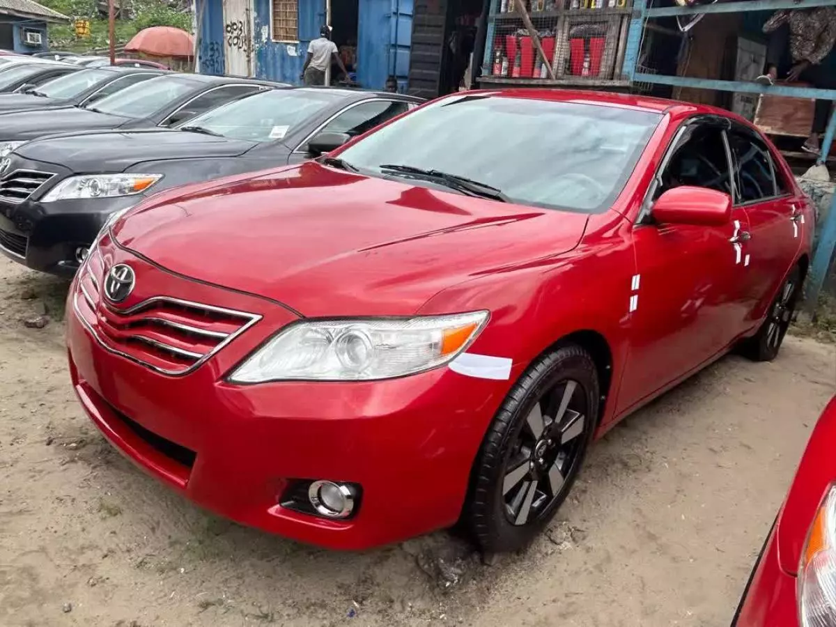 Toyota Camry   - 2009