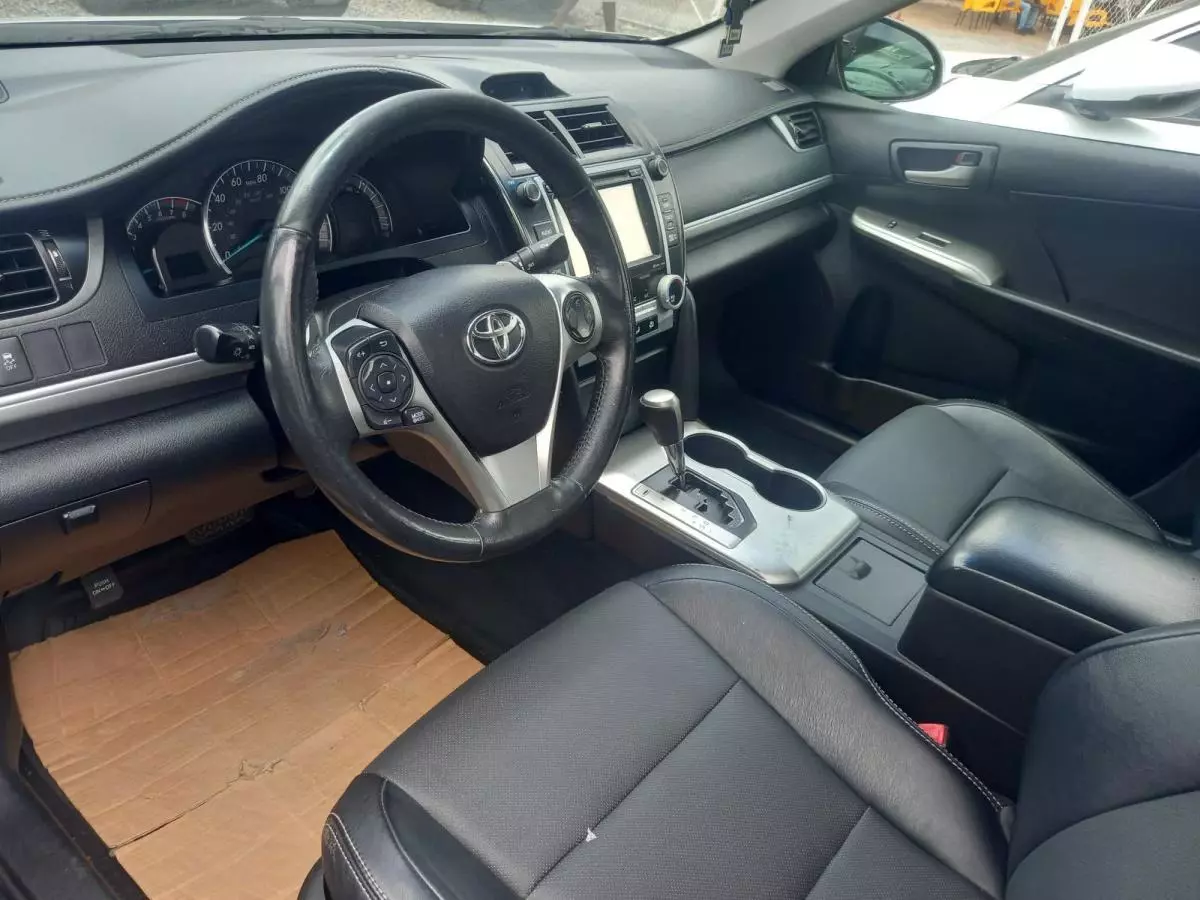 Toyota Camry   - 2014