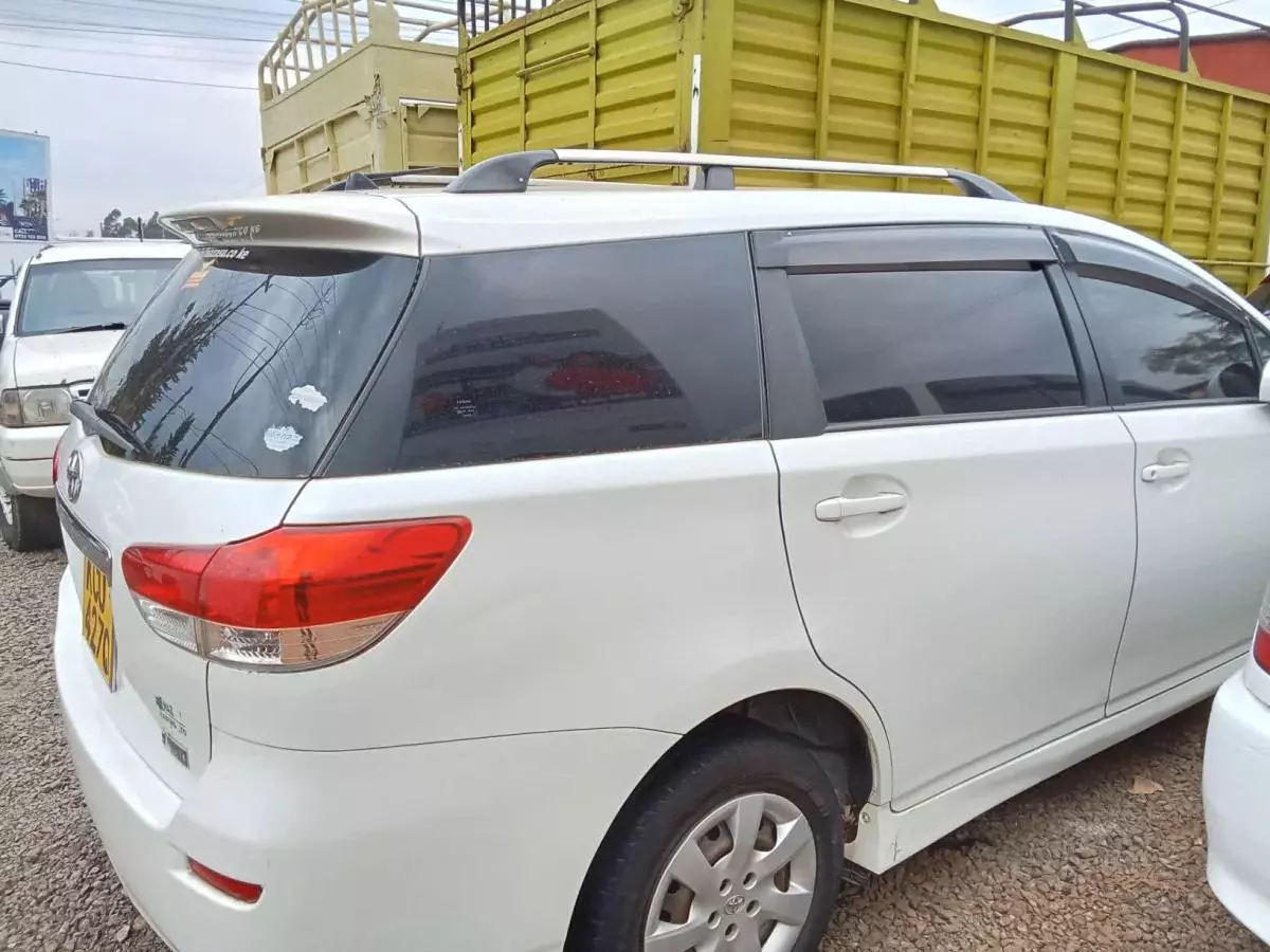 Toyota Wish   - 2012