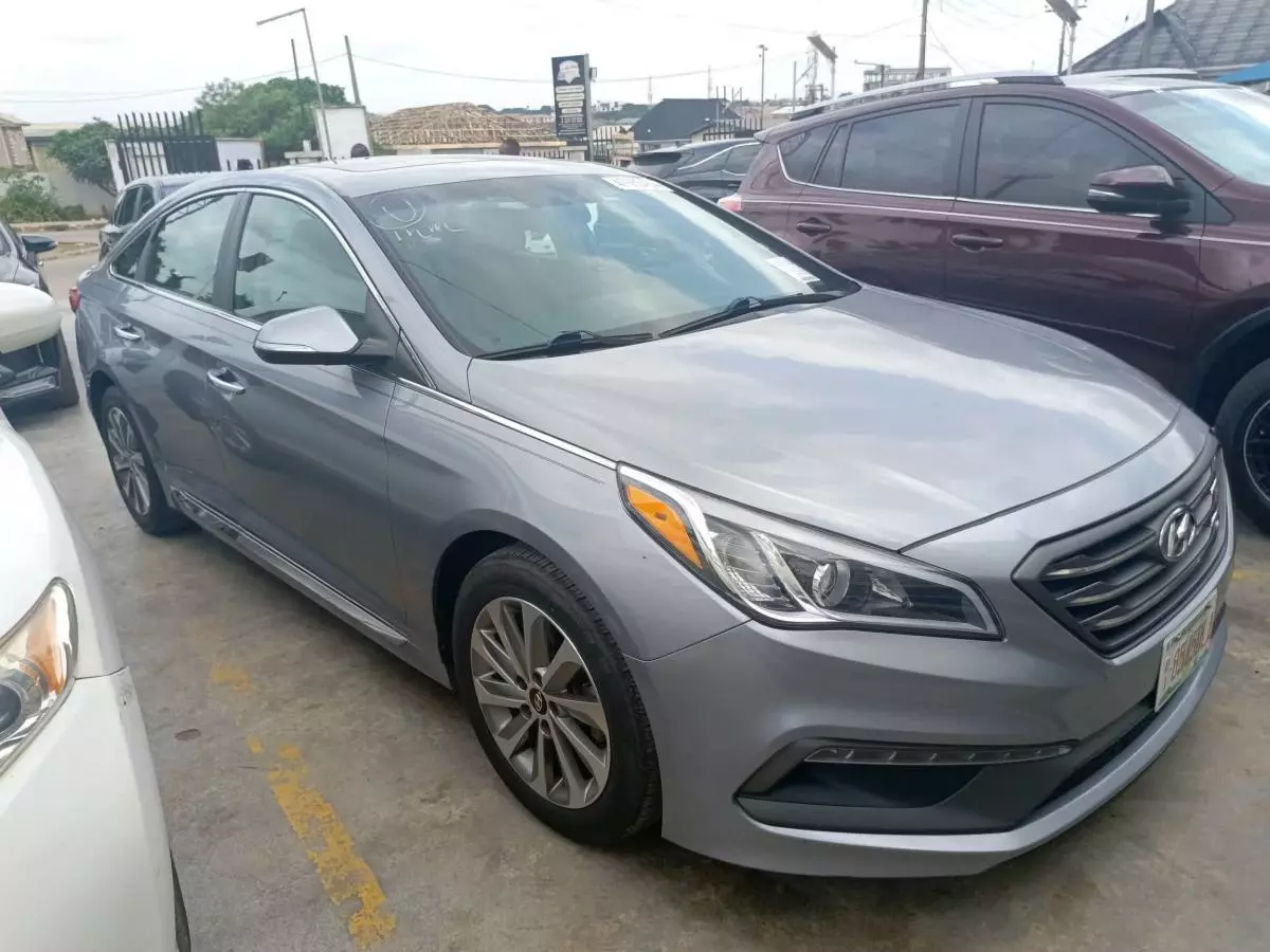 Hyundai Sonata   - 2016