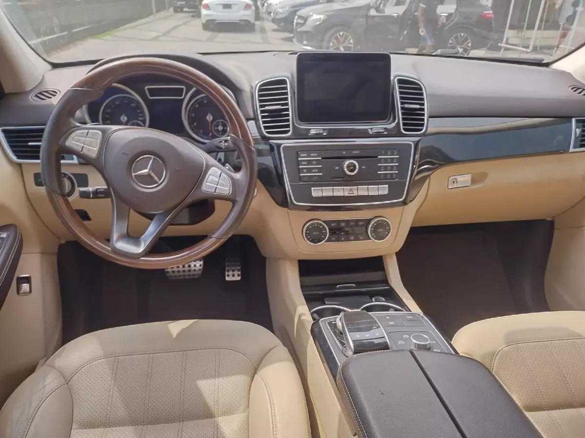 Mercedes-Benz GLE 350 - 2016