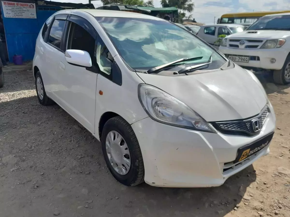 Honda Fit   - 2012