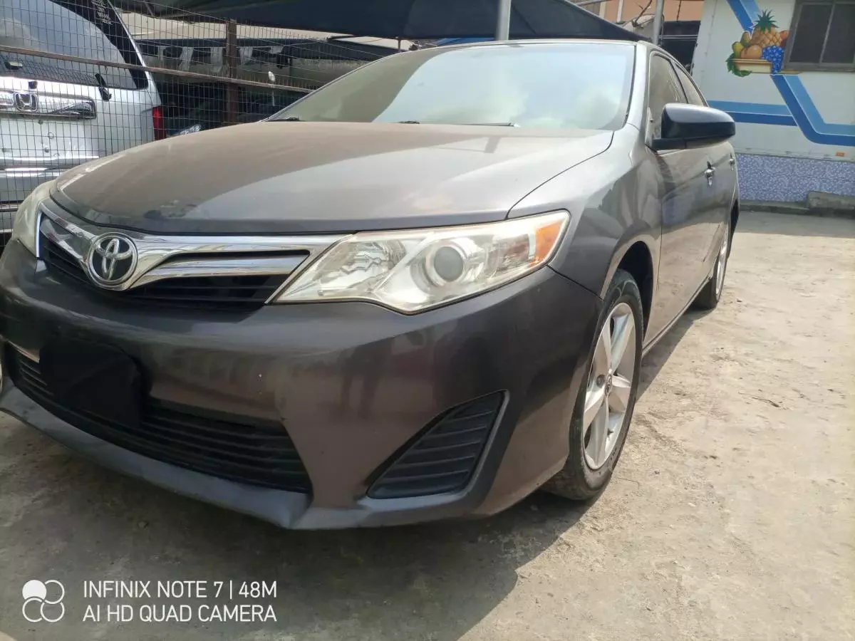 Toyota Camry - 2012