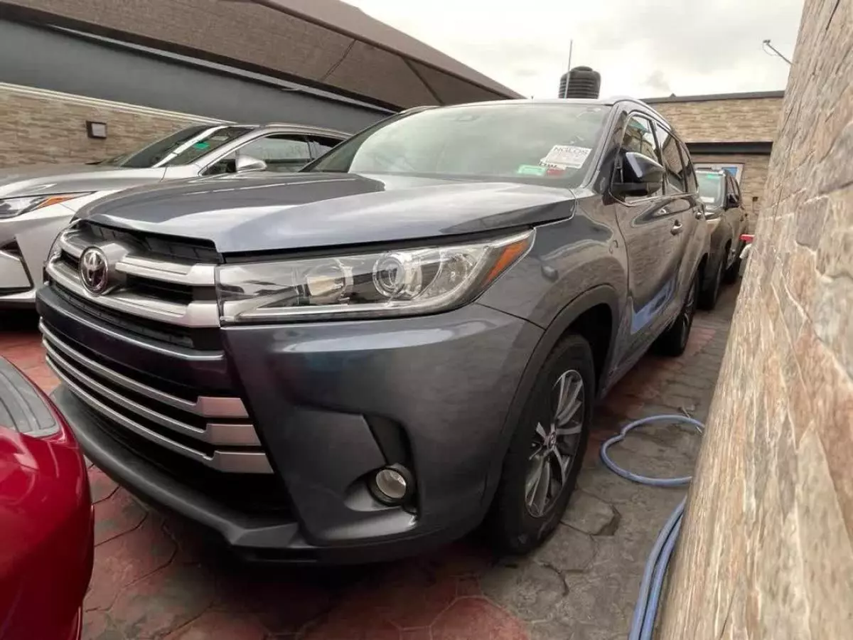 Toyota Highlander   - 2017