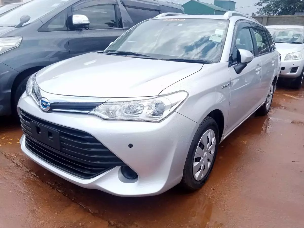 Toyota Fielder hybrid    - 2015