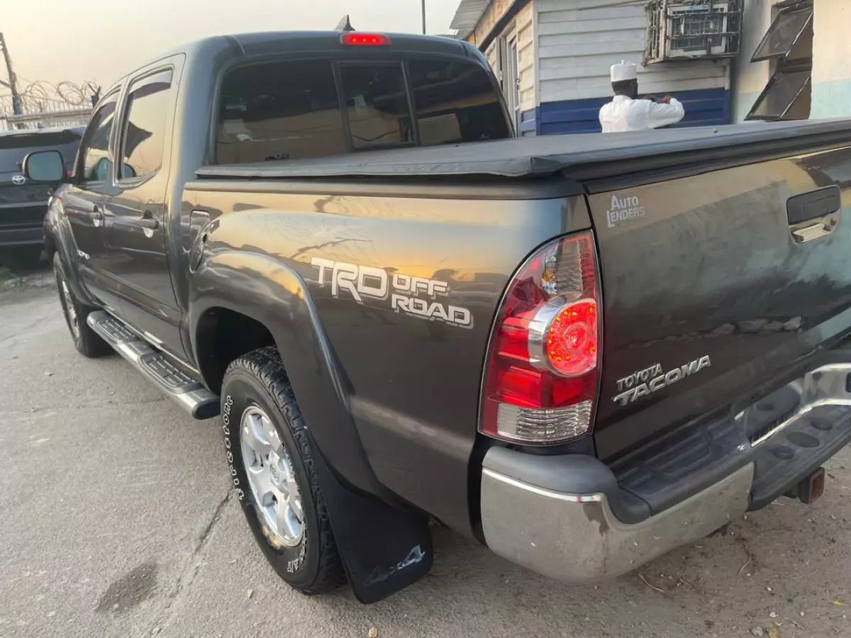 Toyota Tacoma   - 2015