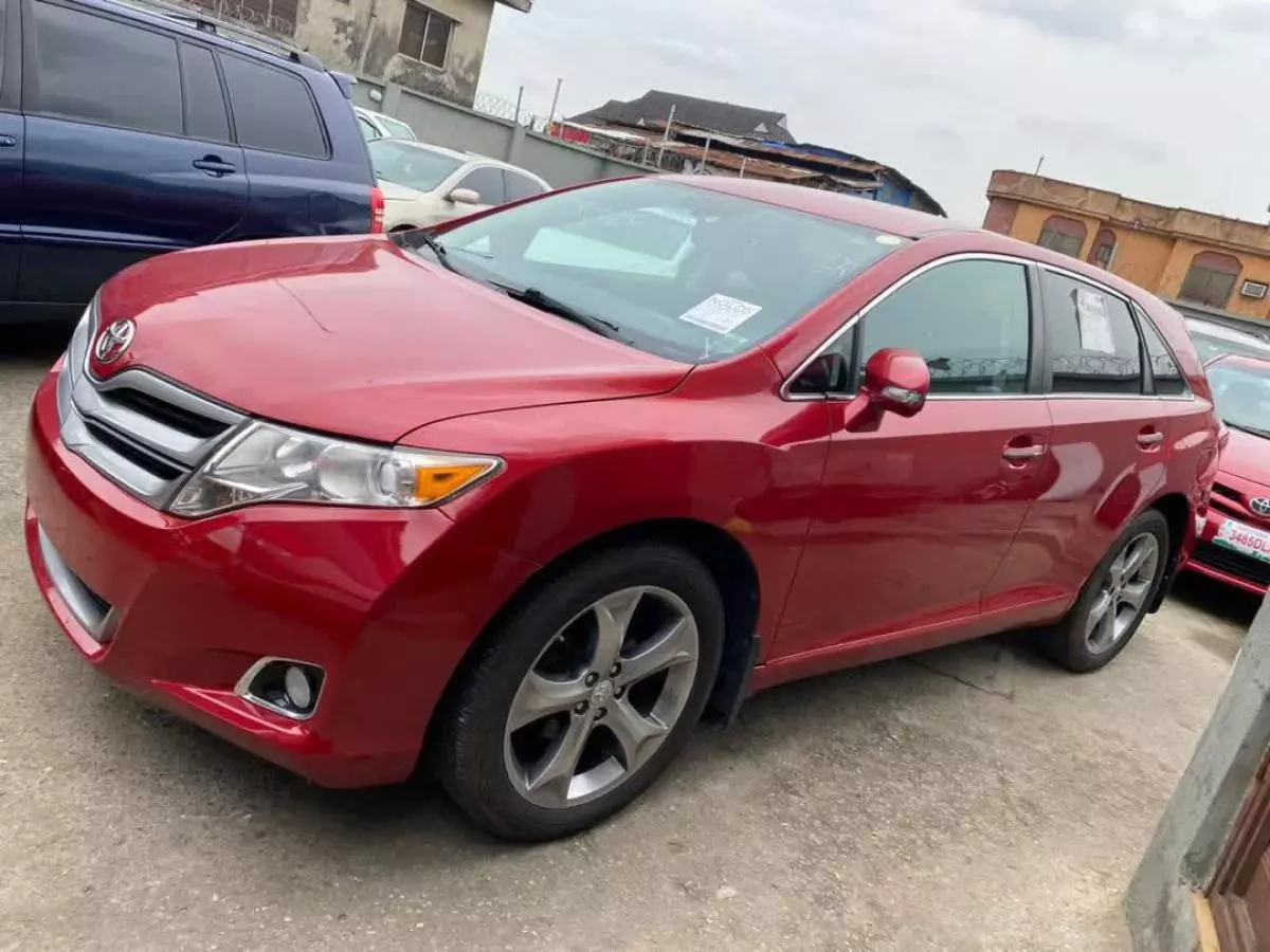 Toyota Venza   - 2014