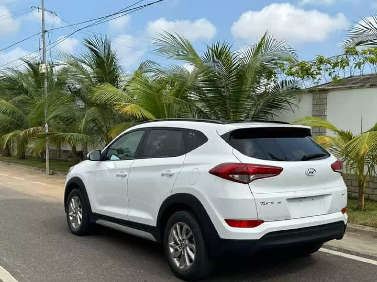 Hyundai Tucson   - 2017