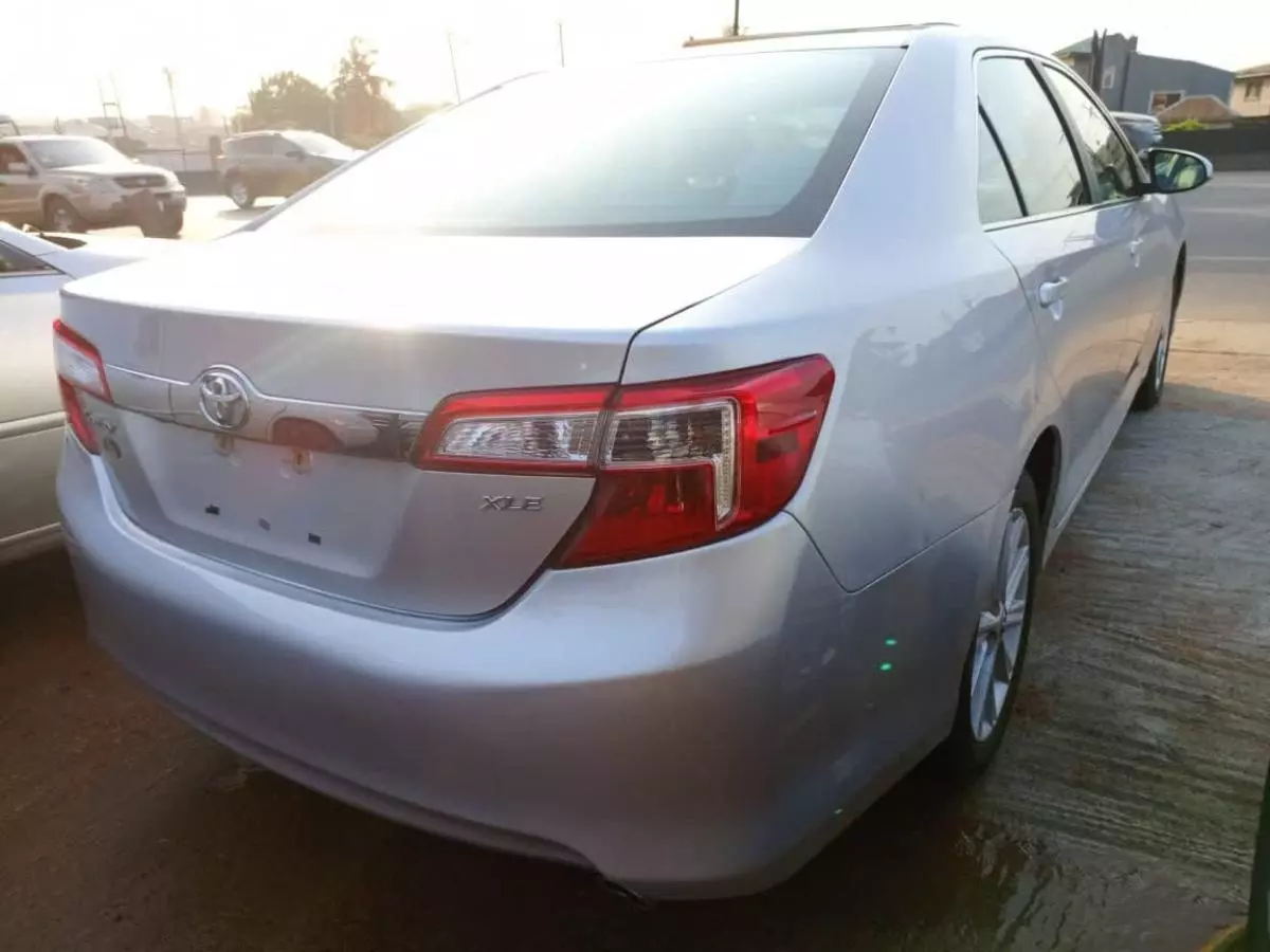 Toyota Camry   - 2012