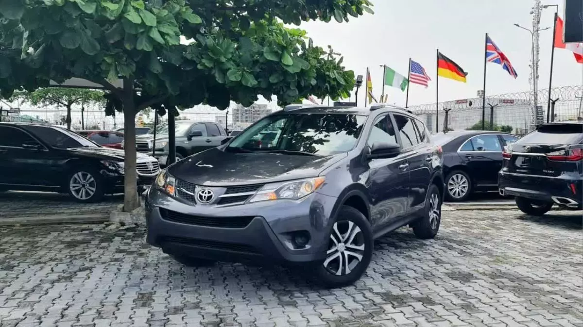 Toyota RAV 4   - 2014