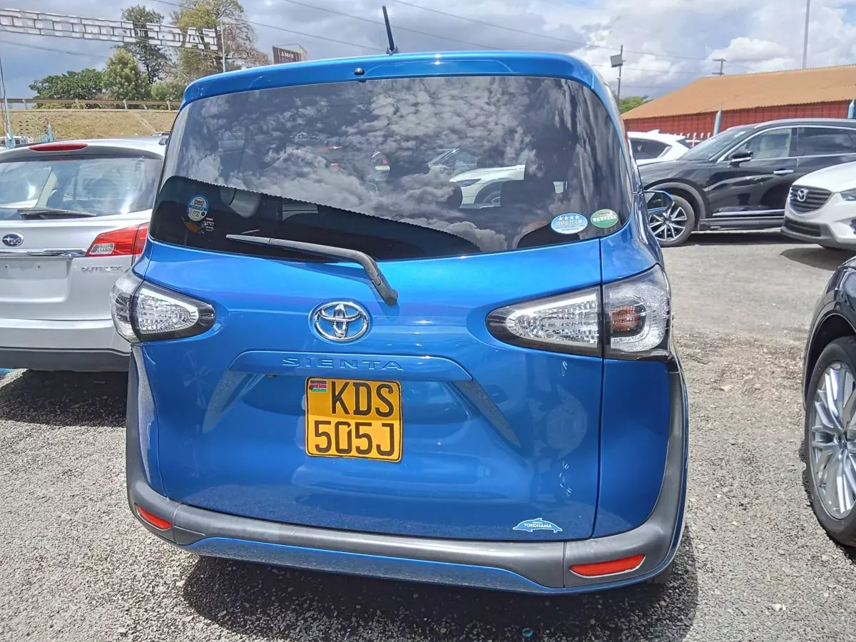 Toyota Sienta   - 2017