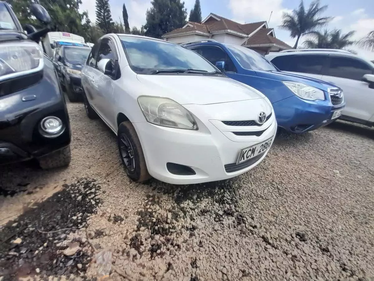 Toyota Belta - 2011