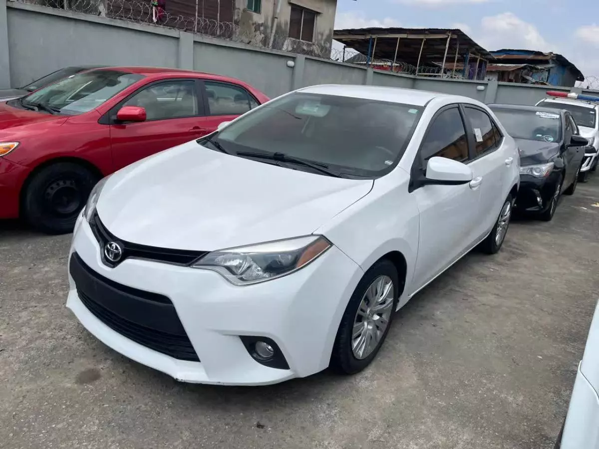 Toyota Corolla   - 2015