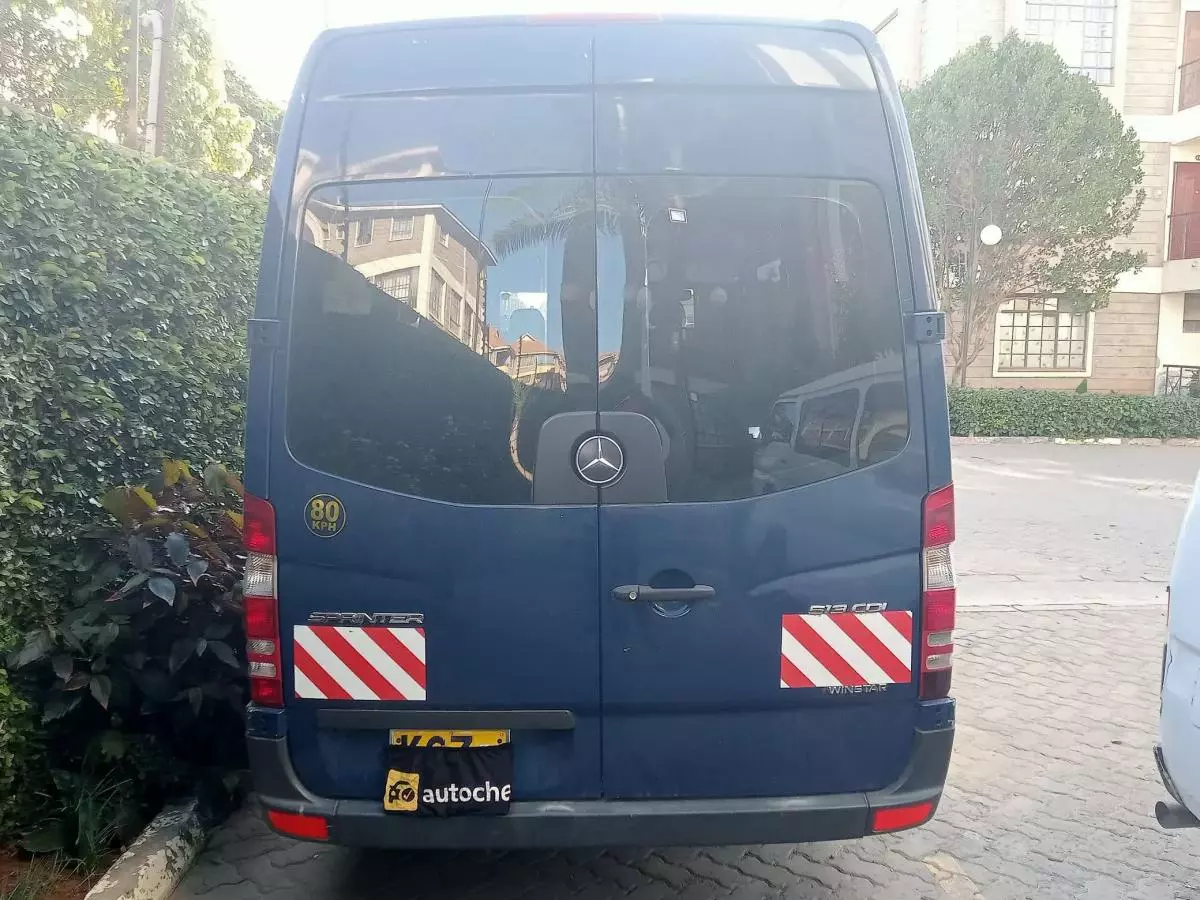 Mercedes-Benz Sprinter - 2011