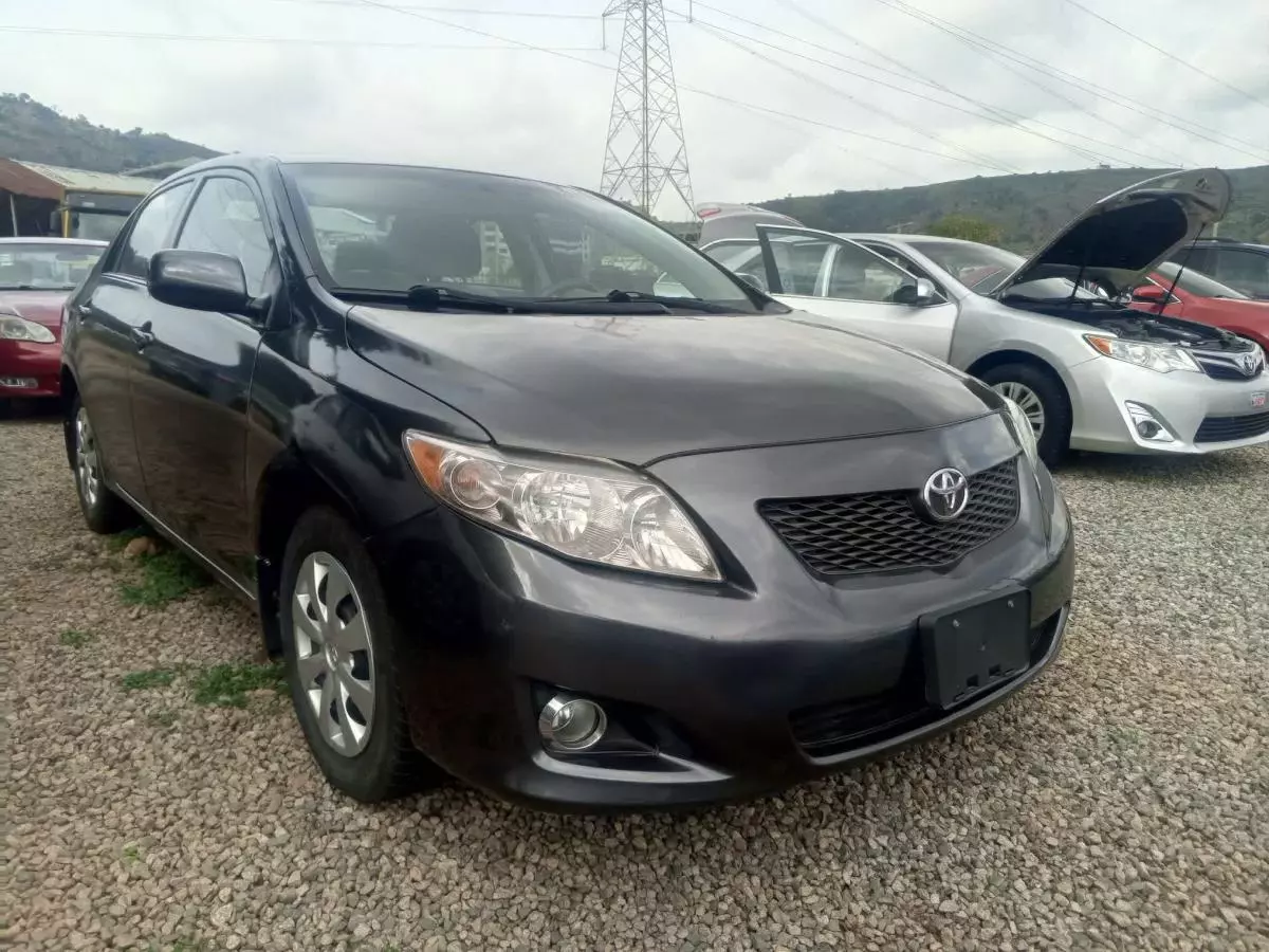 Toyota Corolla   - 2010