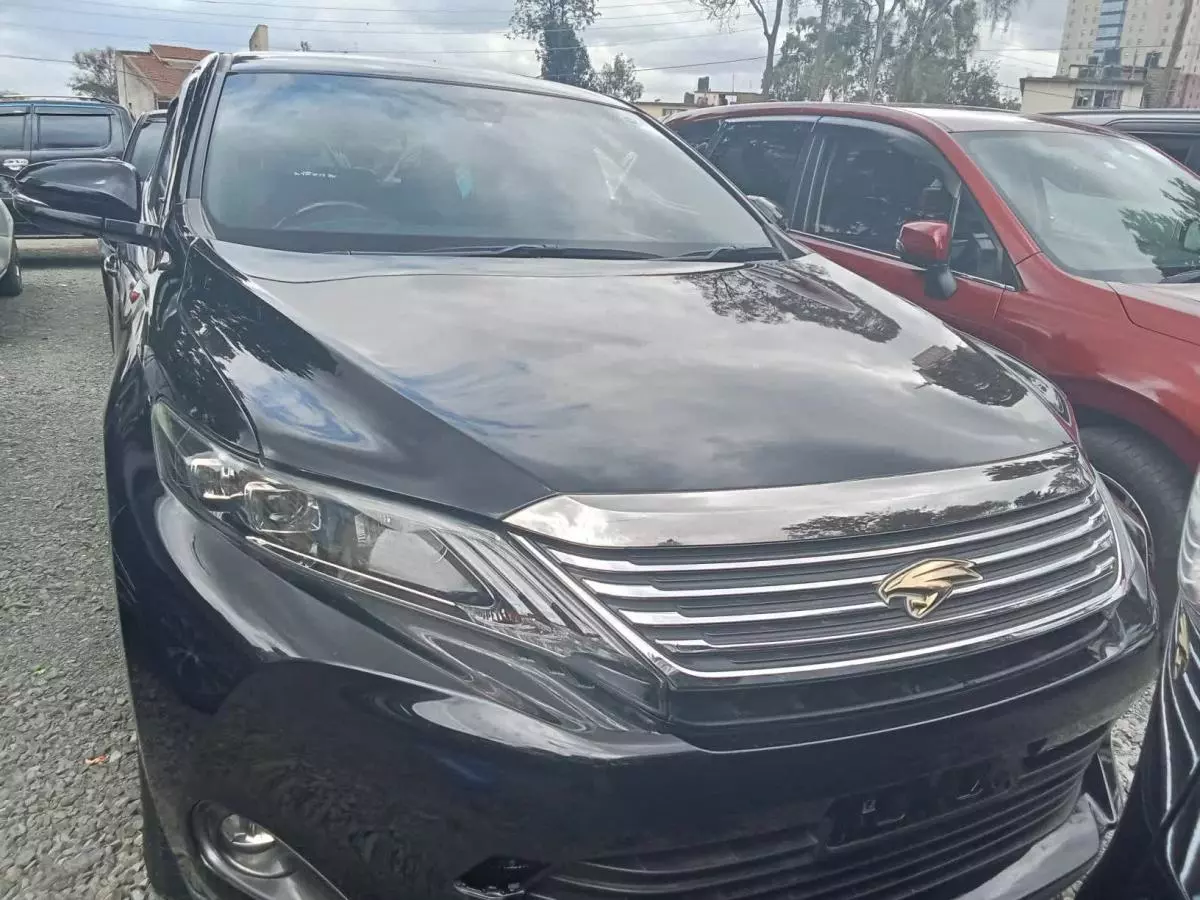 Toyota Harrier   - 2016