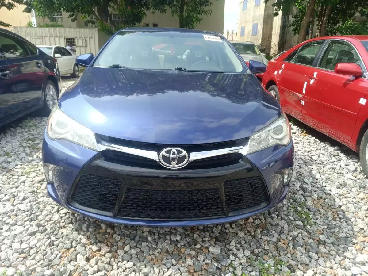 Toyota Camry   - 2015