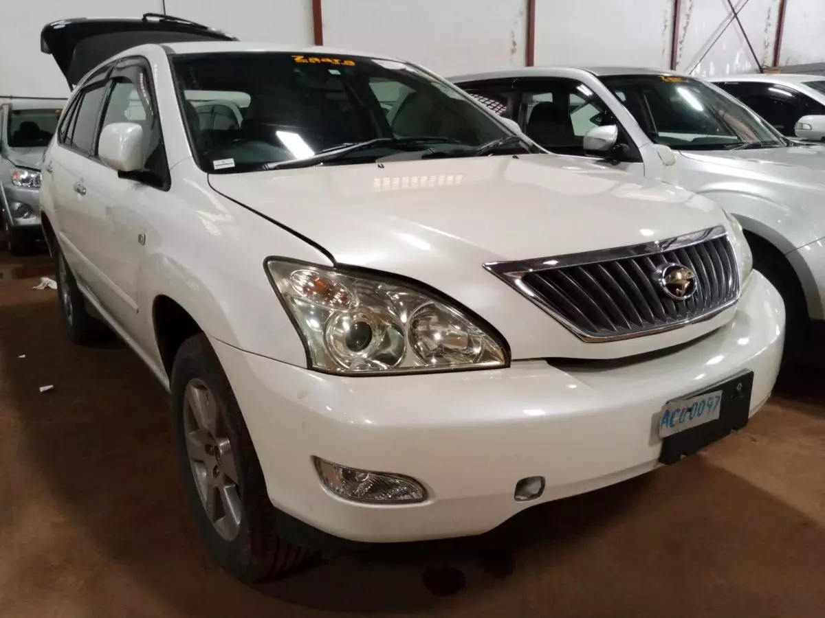 Toyota Harrier   - 2009