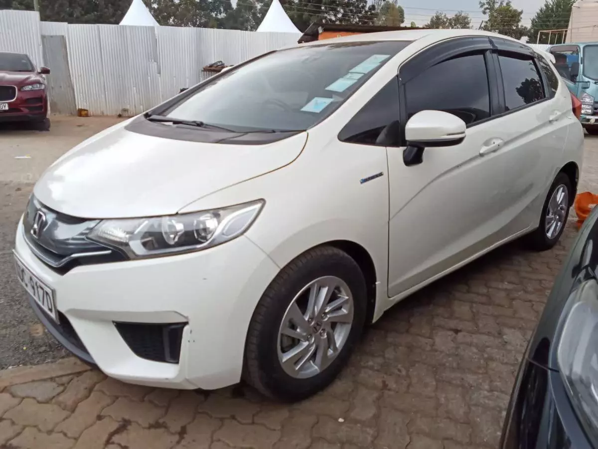 Honda Fit Hybrid    - 2014