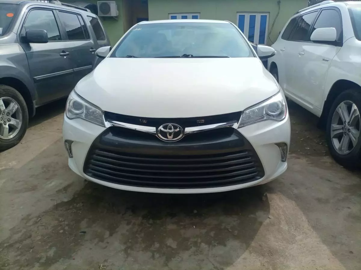 Toyota Camry - 2016