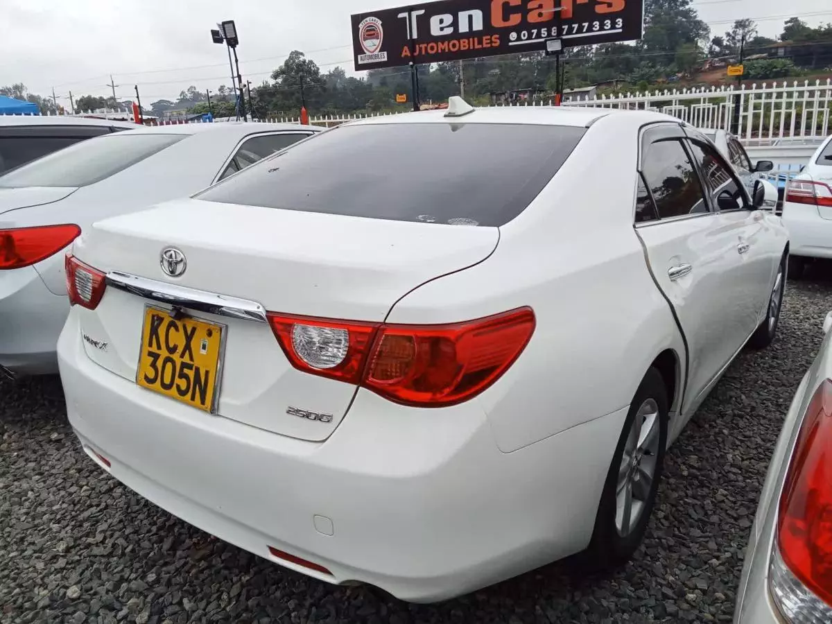 Toyota Mark X   - 2012